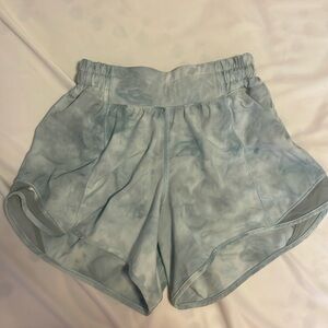 Lululemon Hotty Hot Shorts 4”